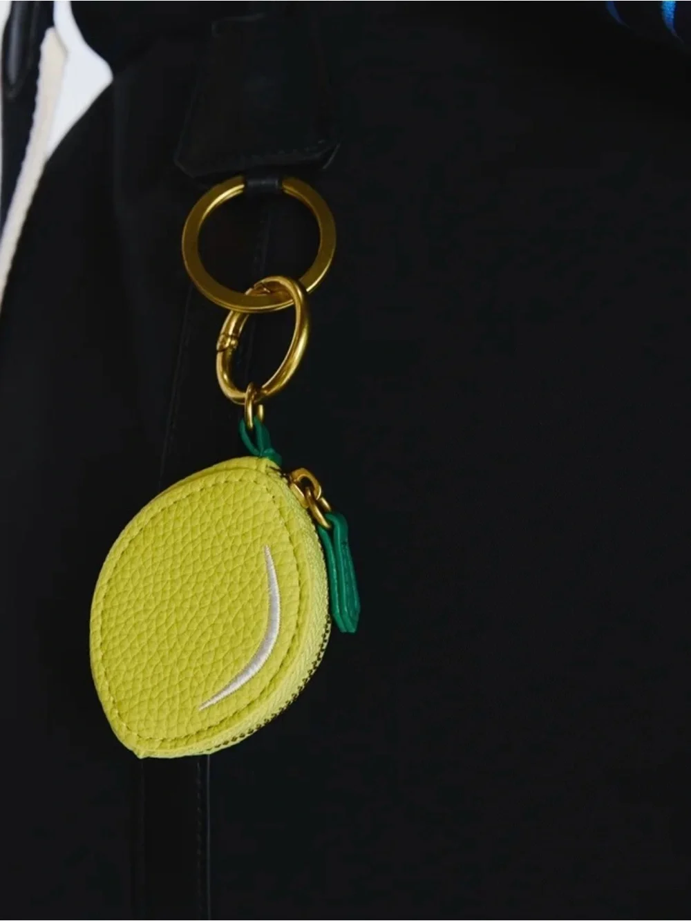 Free Assembly compact lemon